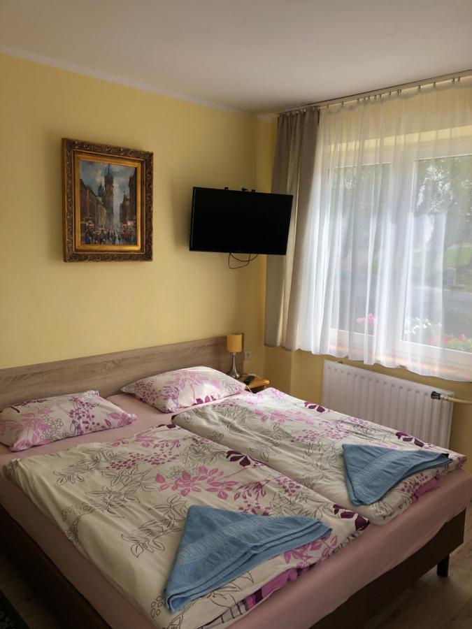 Emi Homestay *
